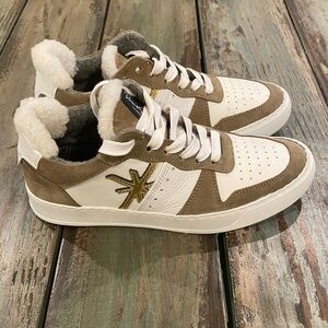 Ross & Snow Sneakers Italian Leather Women’s Skate Shoes Size 7.5 Sherpa Padded